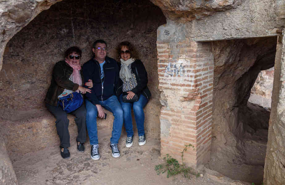 509 - 2022-11-15 - Barcelona - parc natural de la Muntanya de Montserrat - ermita de Sant Onofre - Margarita - Catherine y Philippe.jpg